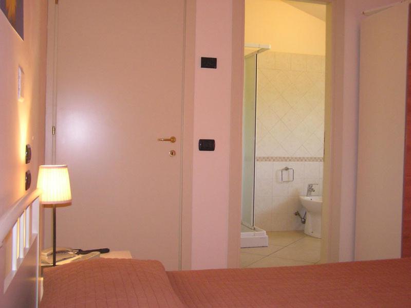 Albergo Le 2 Rose San Severino Marche Værelse billede